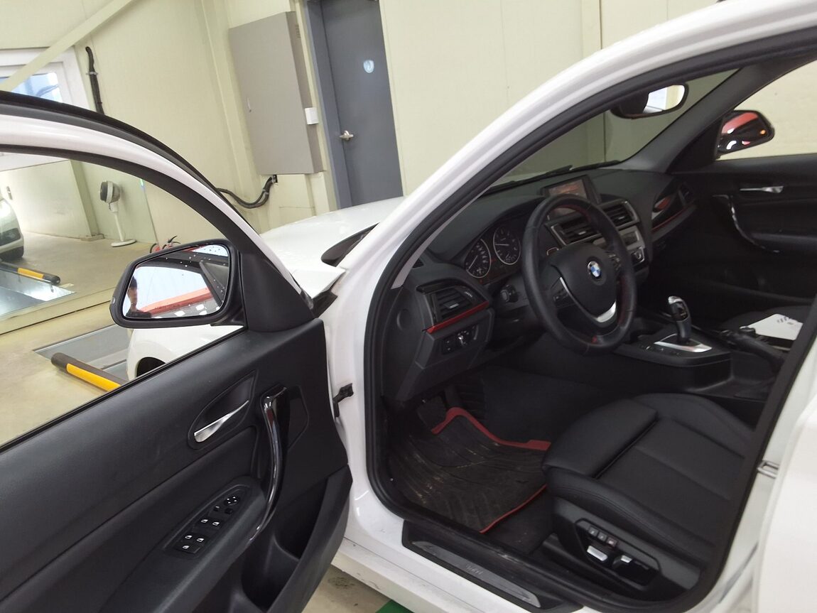 BMW 1 SERIES (2ND GEN) 5-DOOR 118d SPORT LINE 2017 - zdjęcie 11