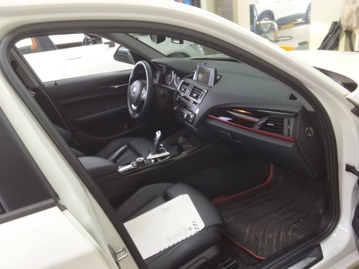 BMW 1 SERIES (2ND GEN) 5-DOOR 118d SPORT LINE 2017 - zdjęcie 15