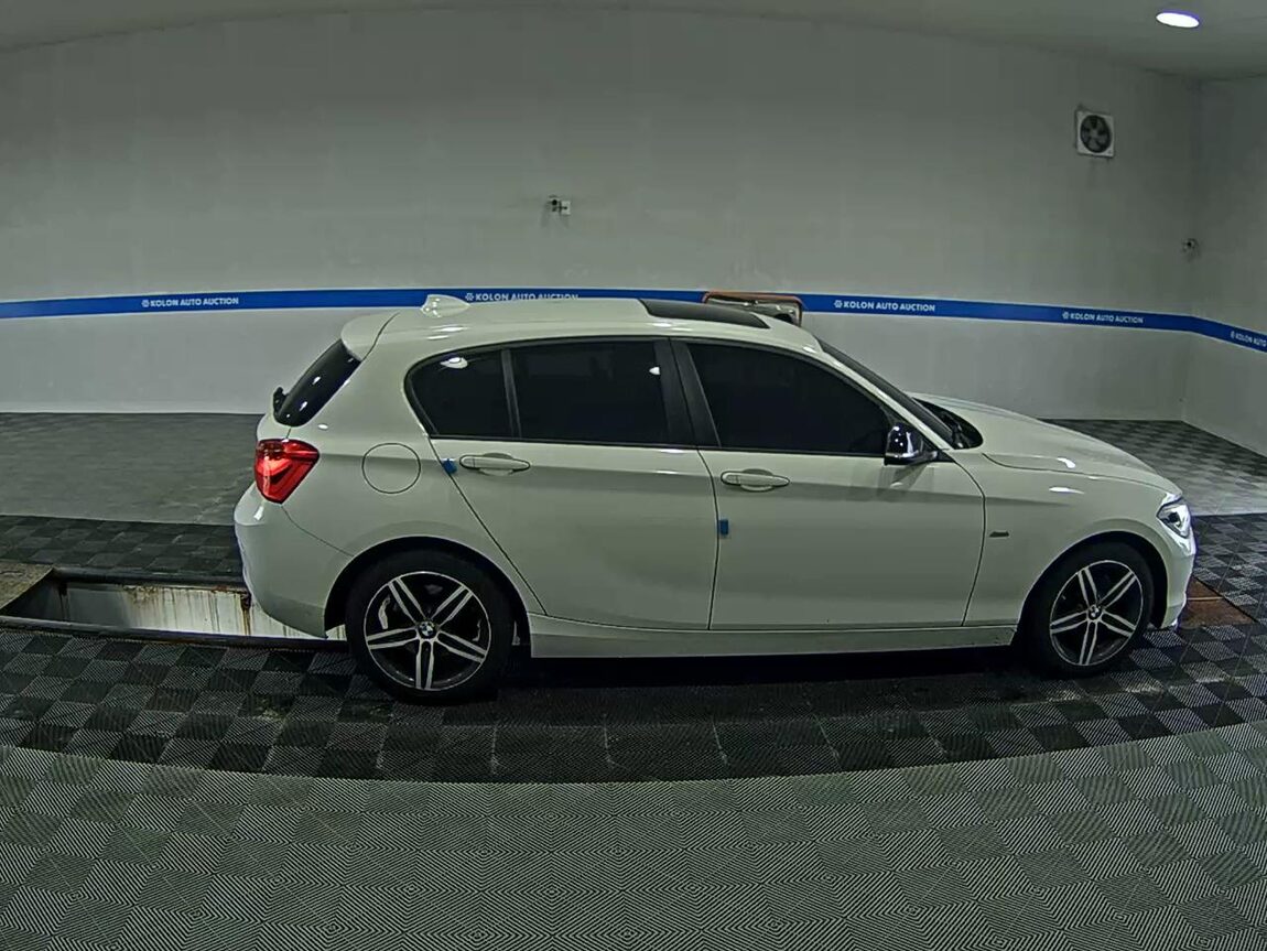 BMW 1 SERIES (2ND GEN) 5-DOOR 118d SPORT LINE 2017 - zdjęcie 4