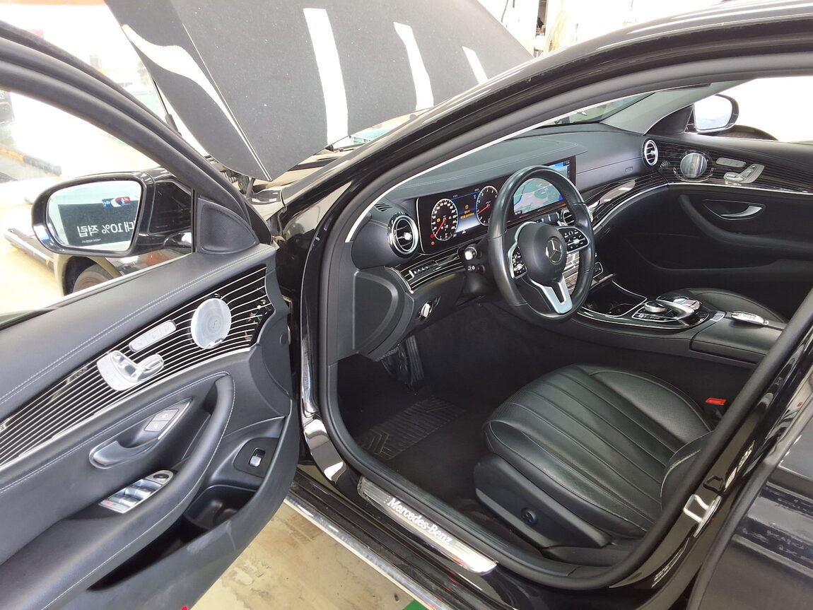 MERCEDES-BENZ E-CLASS (5TH GEN) E450 4MATIC EXCLUSIVE 2020 - zdjęcie 10