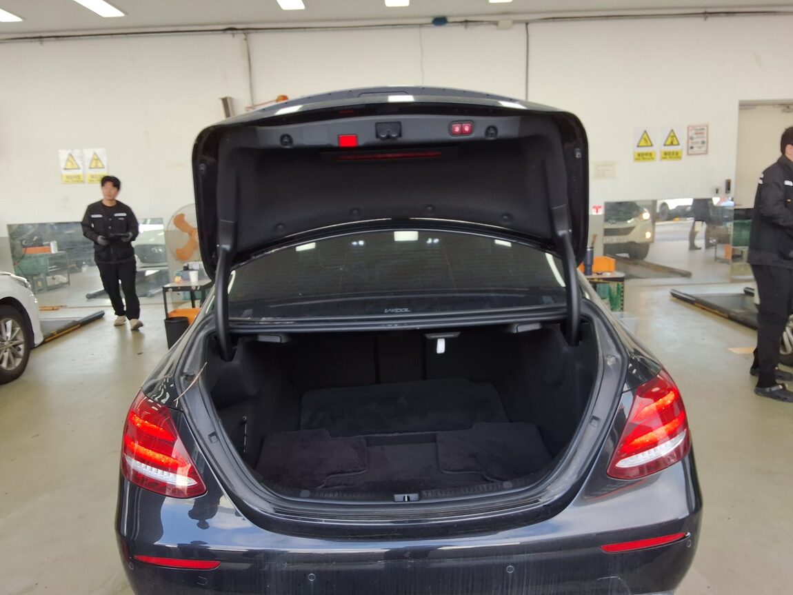 MERCEDES-BENZ E-CLASS (5TH GEN) E450 4MATIC EXCLUSIVE 2020 - zdjęcie 15