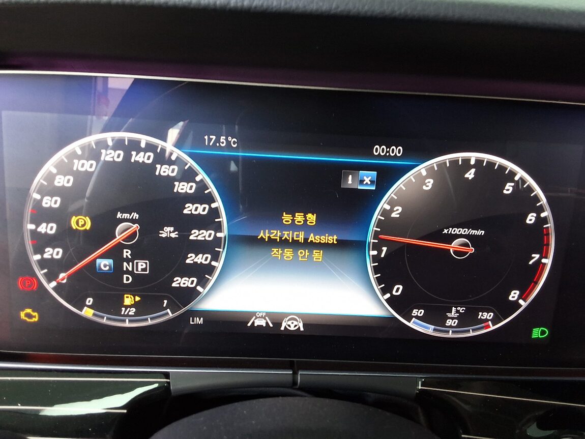 MERCEDES-BENZ E-CLASS (5TH GEN) E450 4MATIC EXCLUSIVE 2020 - zdjęcie 29