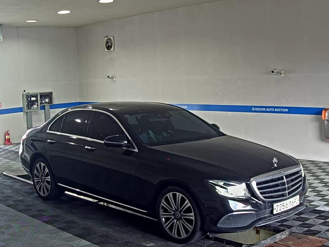 MERCEDES-BENZ E-CLASS (5TH GEN) E450 4MATIC EXCLUSIVE 2020 - zdjęcie 3