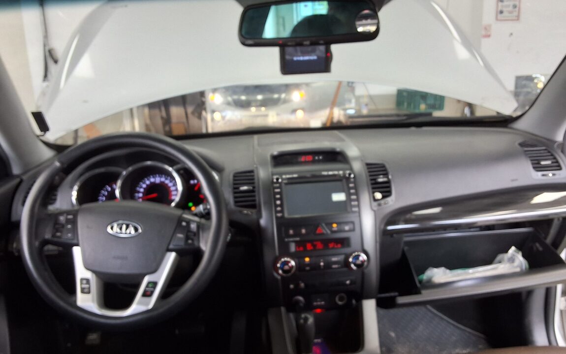 KIA SORENTO R DIESEL 2.2 4WD LIMITED PREMIUM 2012 - zdjęcie 11