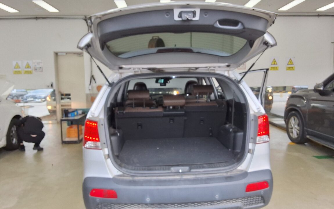 KIA SORENTO R DIESEL 2.2 4WD LIMITED PREMIUM 2012 - zdjęcie 15