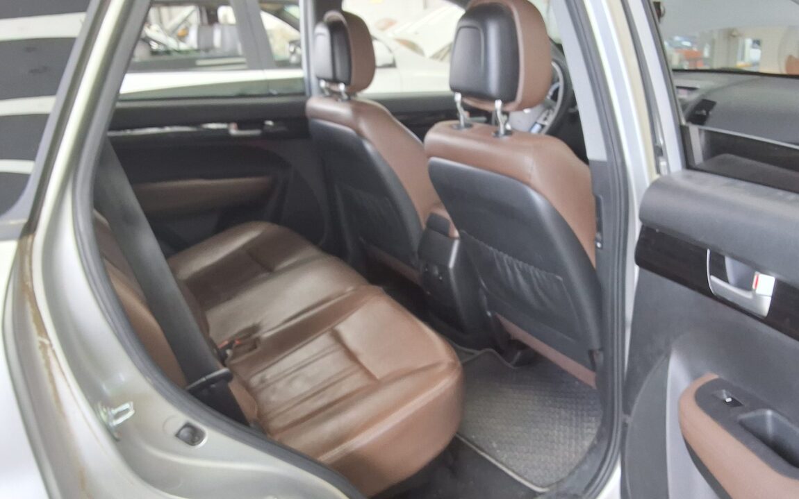 KIA SORENTO R DIESEL 2.2 4WD LIMITED PREMIUM 2012 - zdjęcie 13