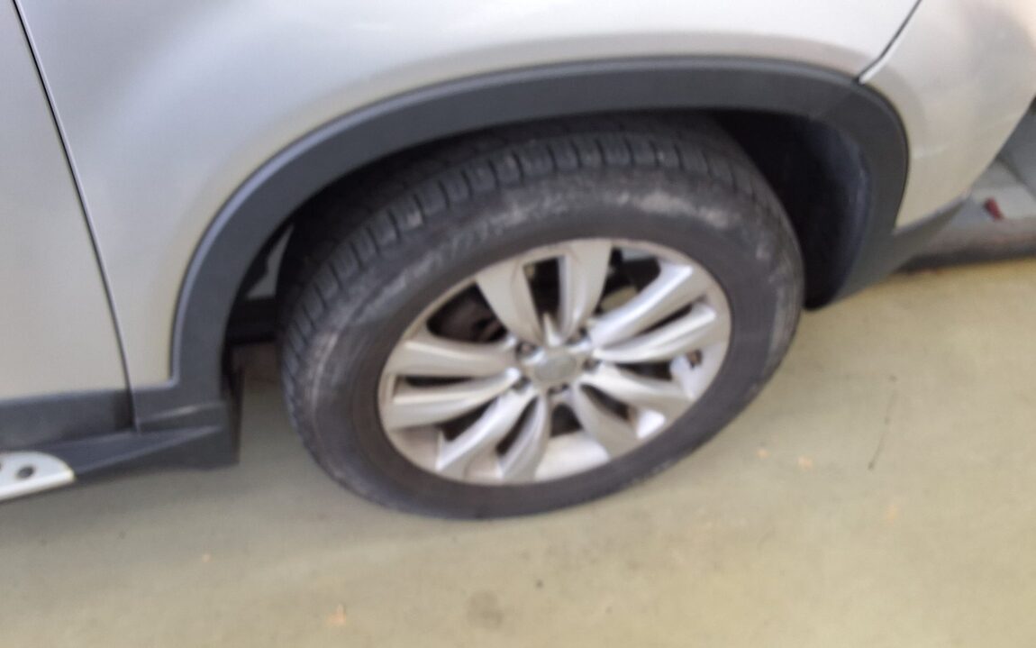 KIA SORENTO R DIESEL 2.2 4WD LIMITED PREMIUM 2012 - zdjęcie 25