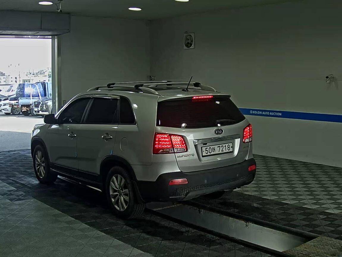 KIA SORENTO R DIESEL 2.2 4WD LIMITED PREMIUM 2012 - zdjęcie 6
