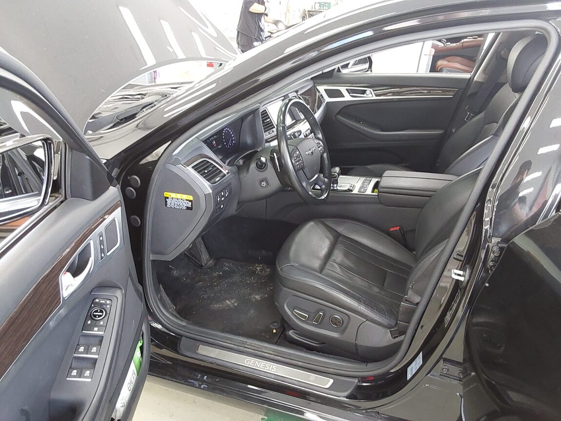 GENESIS G80 3.3 GDi AWD LUXURY 2018 - zdjęcie 10