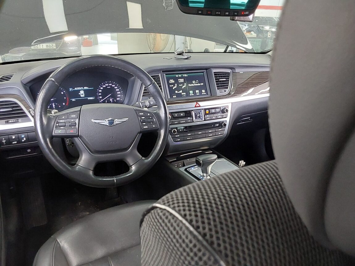 GENESIS G80 3.3 GDi AWD LUXURY 2018 - zdjęcie 11