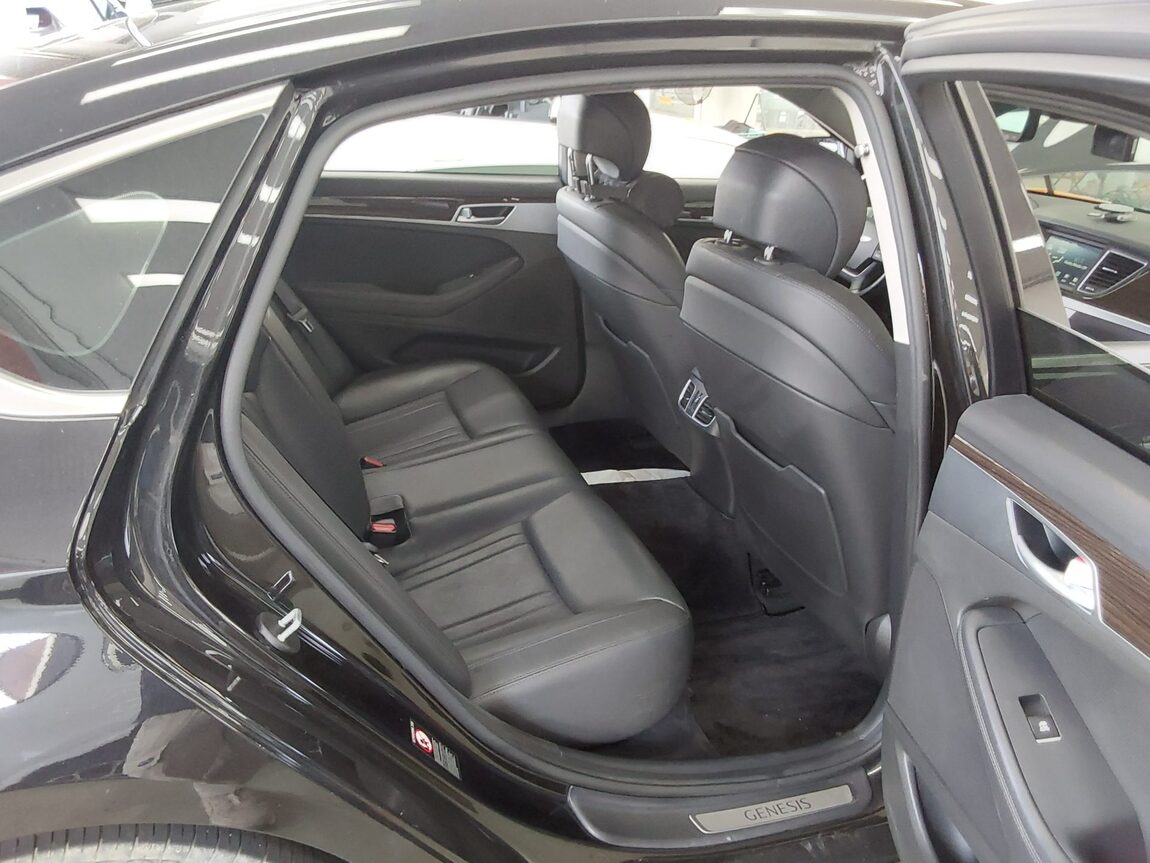 GENESIS G80 3.3 GDi AWD LUXURY 2018 - zdjęcie 13