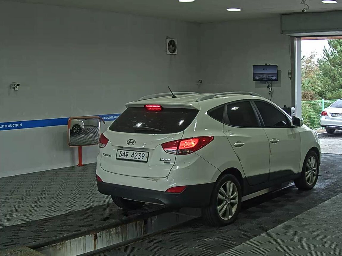 HYUNDAI TUCSON ix DIESEL R20 2WD LX20 LUXURY 2012 - zdjęcie 5