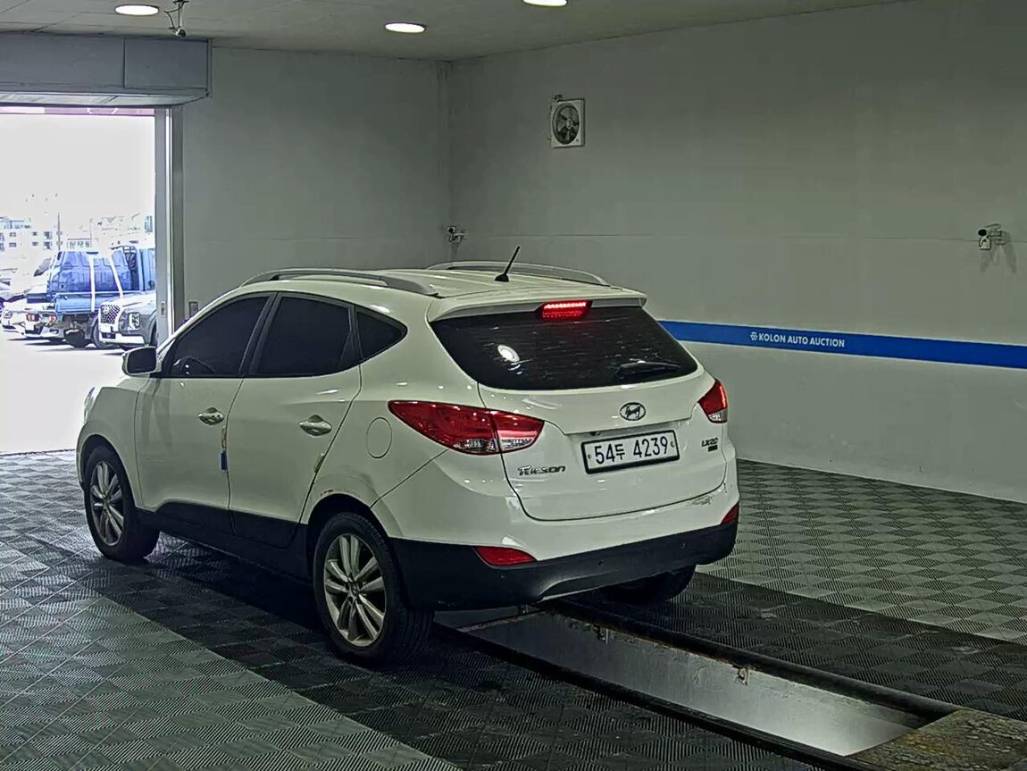 HYUNDAI TUCSON ix DIESEL R20 2WD LX20 LUXURY 2012 - zdjęcie 6