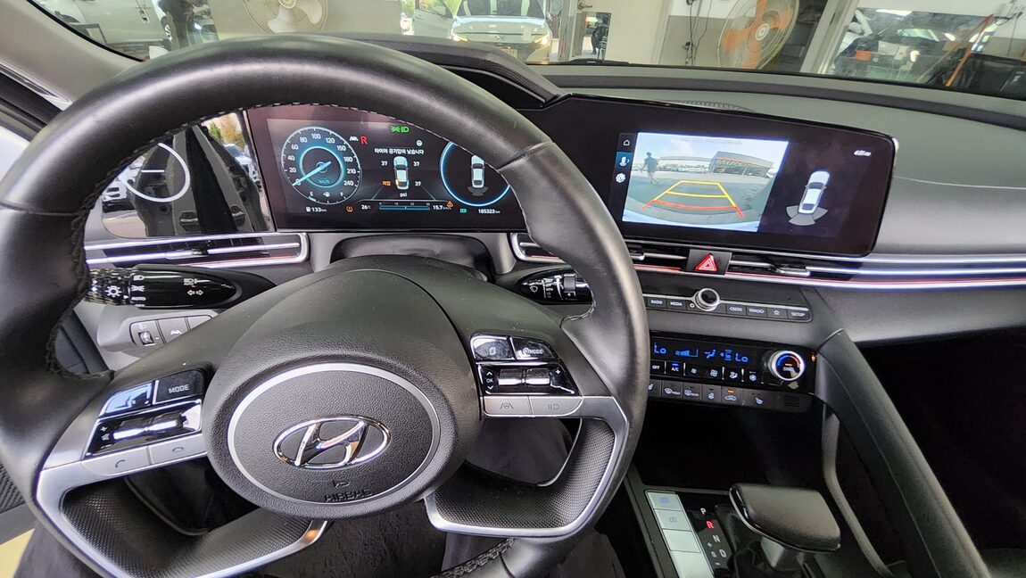 HYUNDAI AVANTE (CN7) 1.6 GASOLINE MODERN 2021 - zdjęcie 20