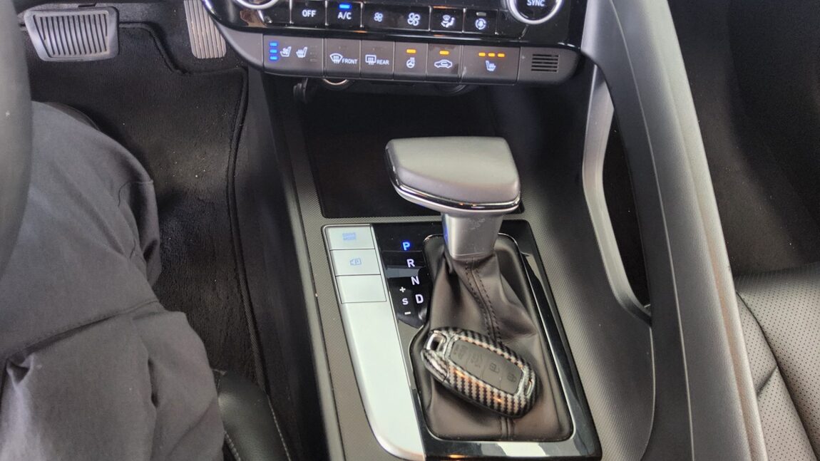 HYUNDAI AVANTE (CN7) 1.6 GASOLINE MODERN 2021 - zdjęcie 21