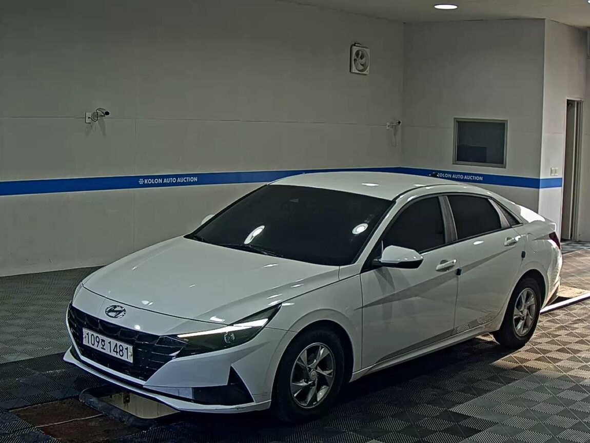 HYUNDAI AVANTE (CN7) 1.6 GASOLINE MODERN 2021 - zdjęcie 2