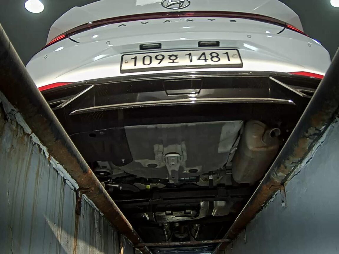 HYUNDAI AVANTE (CN7) 1.6 GASOLINE MODERN 2021 - zdjęcie 8