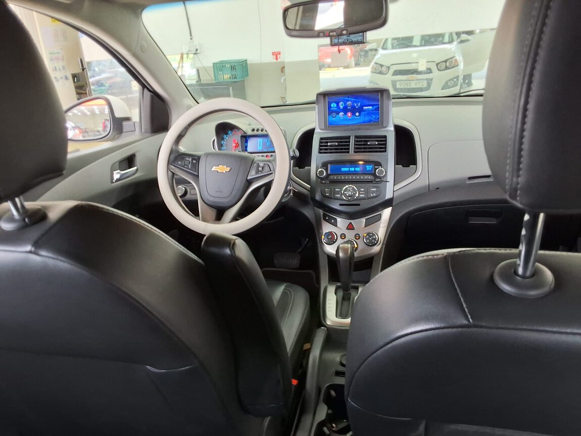 CHEVROLET (DAEWOO) AVEO 5-DOOR 1.6 LT LUXURY MODEL 2014 - zdjęcie 11