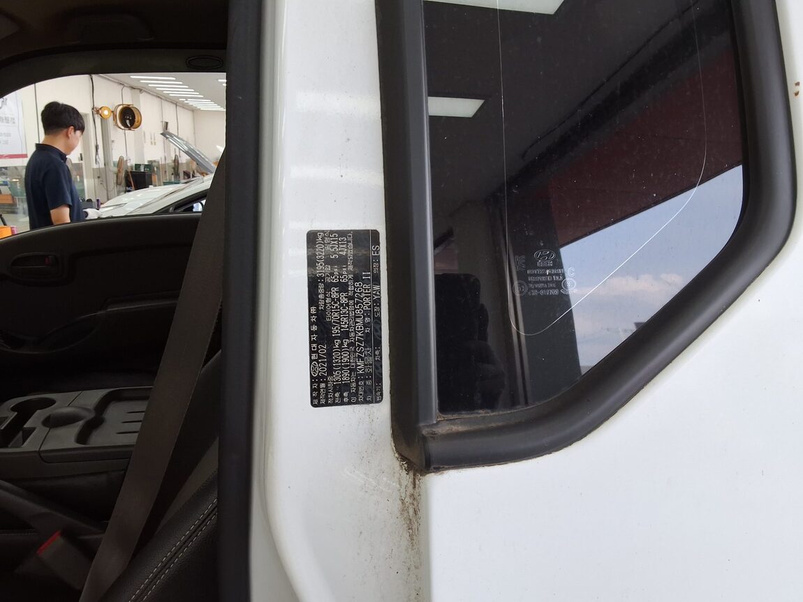 HYUNDAI PORTER II HIGH-ROOF BUILT-IN BOX TRUCK SUPER CAB 2021 - zdjęcie 14