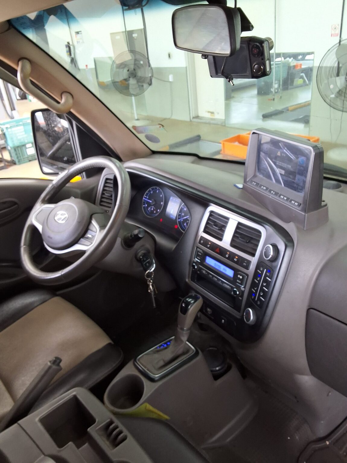 HYUNDAI PORTER II HIGH-ROOF BUILT-IN BOX TRUCK SUPER CAB 2021 - zdjęcie 11