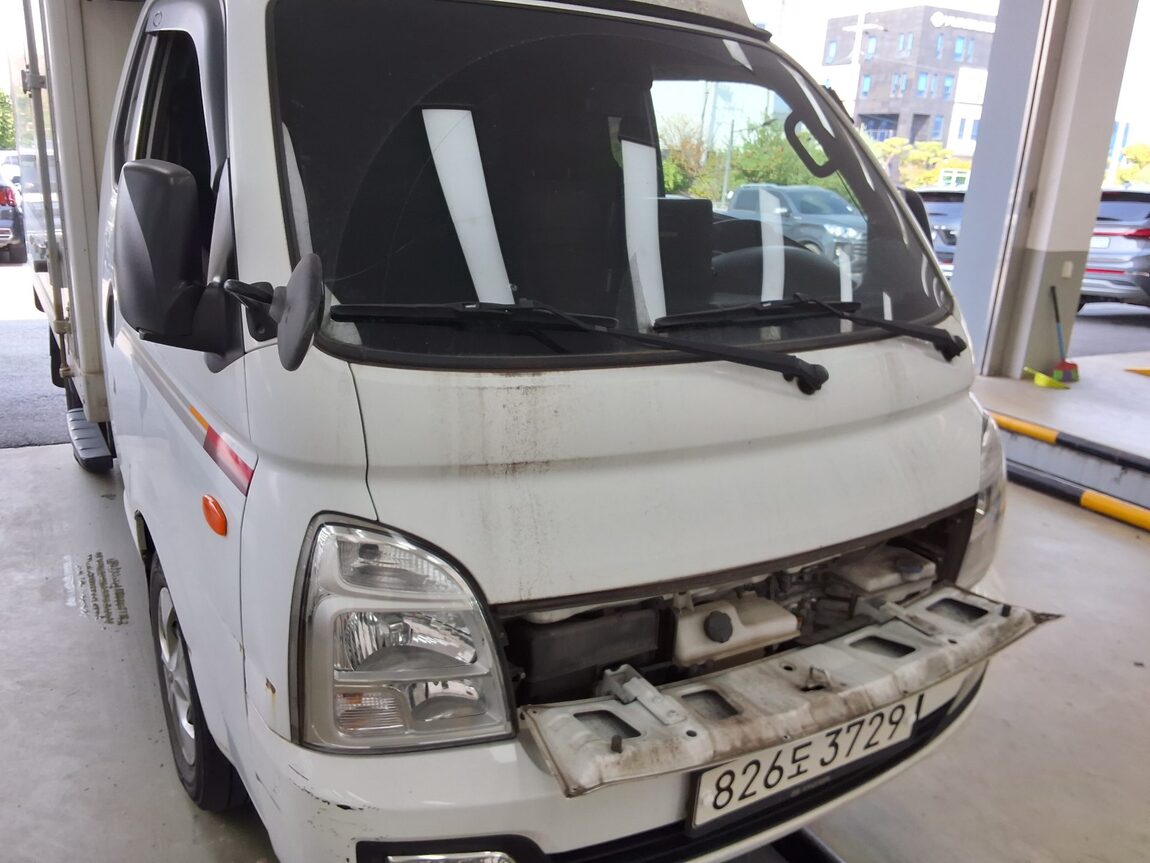 HYUNDAI PORTER II HIGH-ROOF BUILT-IN BOX TRUCK SUPER CAB 2021 - zdjęcie 17