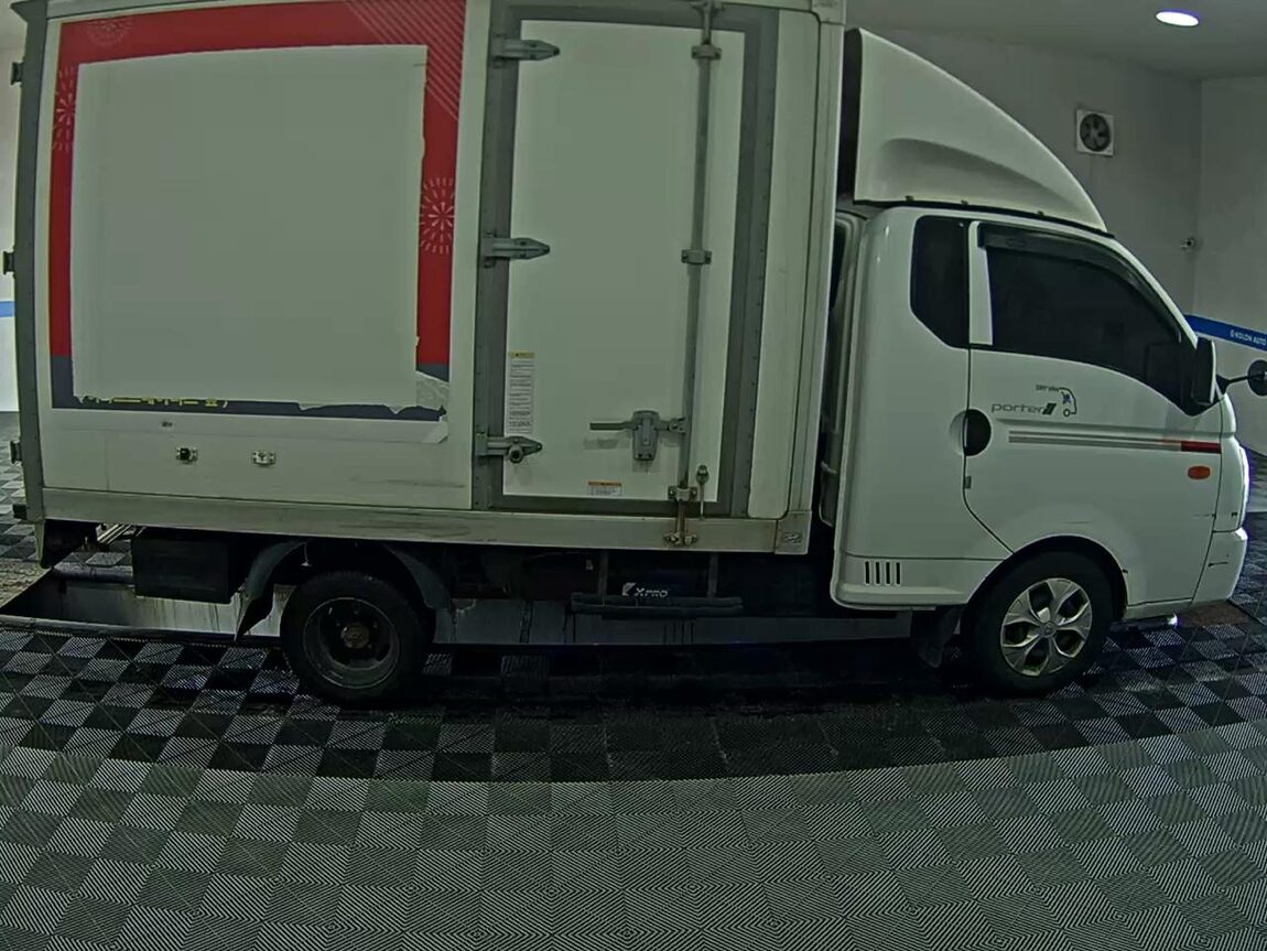 HYUNDAI PORTER II HIGH-ROOF BUILT-IN BOX TRUCK SUPER CAB 2021 - zdjęcie 4