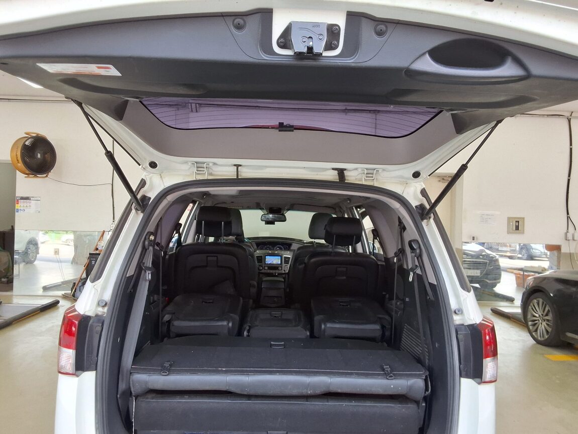 KG MOBILITY (SSANGYONG) KORANDO TOURISMO 2.2 4WD 9-SEATER TX PLUS 2017 - zdjęcie 15