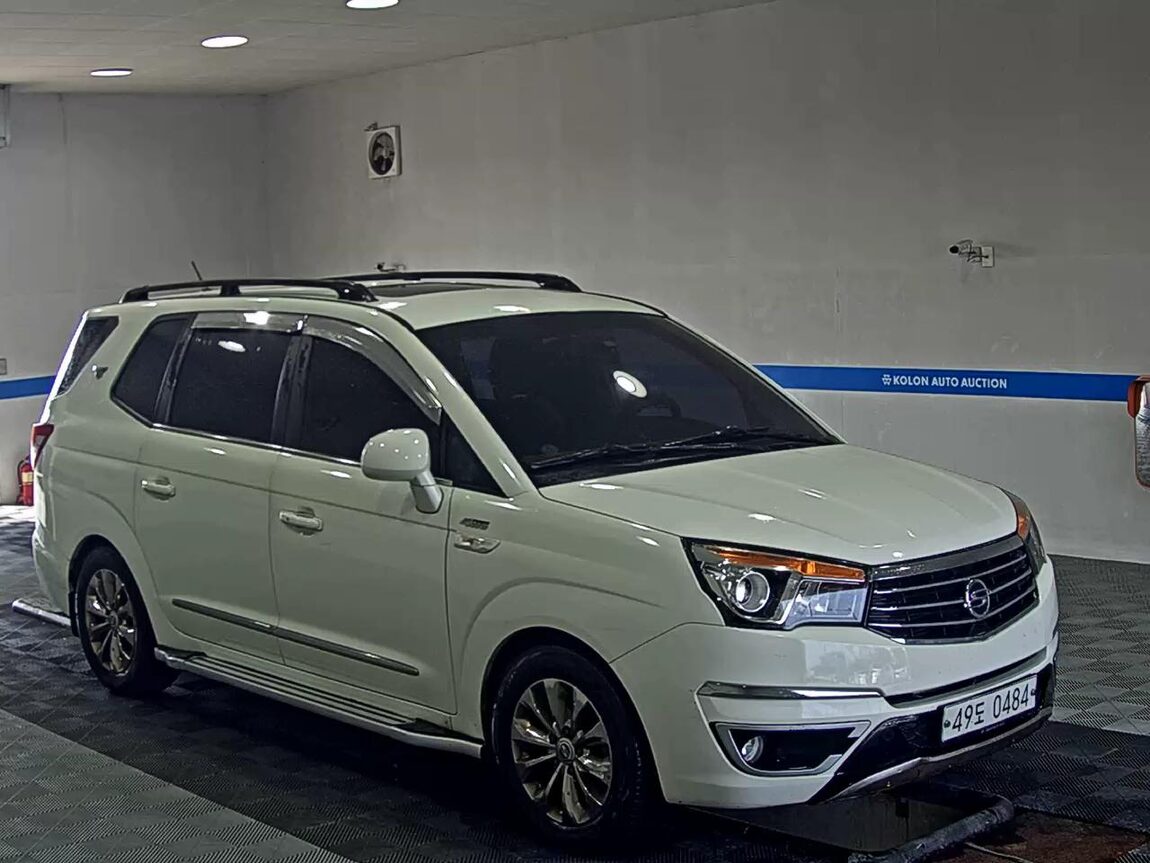 KG MOBILITY (SSANGYONG) KORANDO TOURISMO 2.2 4WD 9-SEATER TX PLUS 2017 - zdjęcie 3