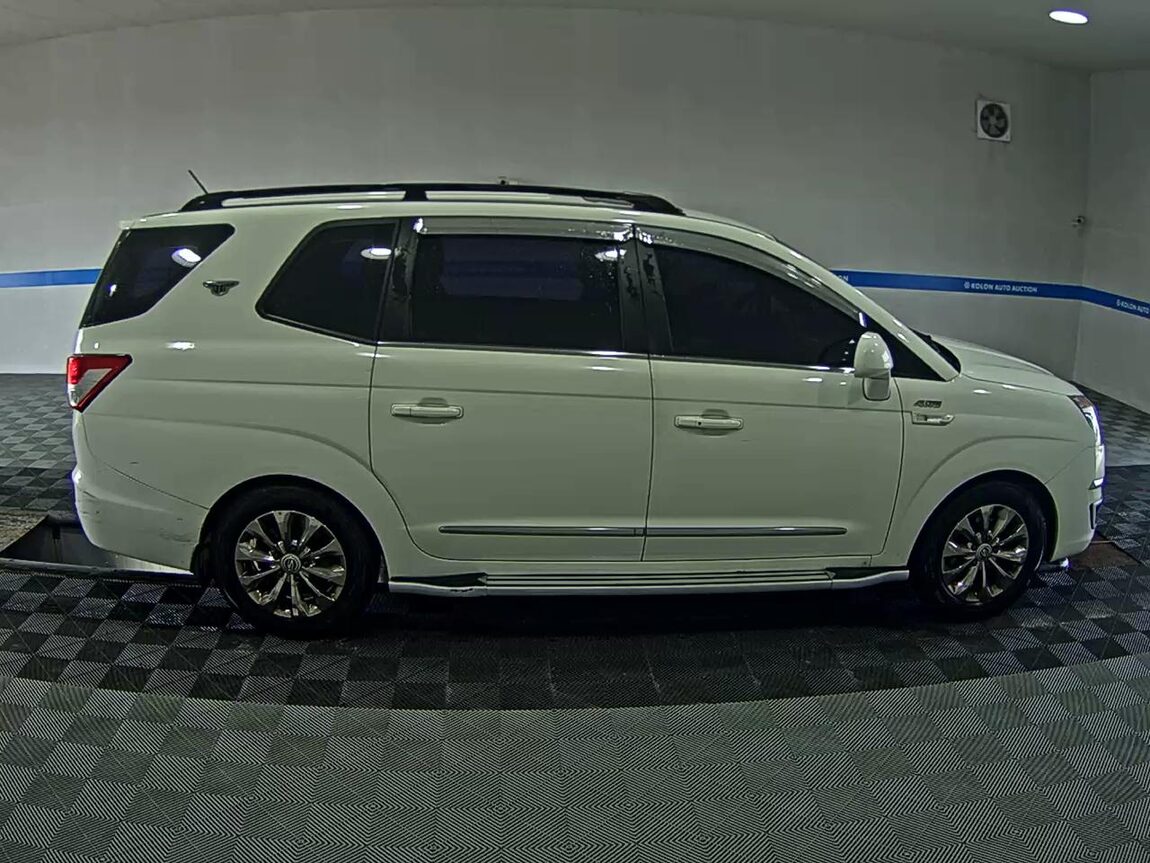 KG MOBILITY (SSANGYONG) KORANDO TOURISMO 2.2 4WD 9-SEATER TX PLUS 2017 - zdjęcie 4