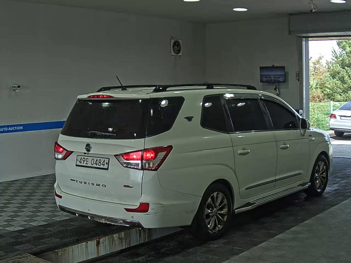 KG MOBILITY (SSANGYONG) KORANDO TOURISMO 2.2 4WD 9-SEATER TX PLUS 2017 - zdjęcie 5