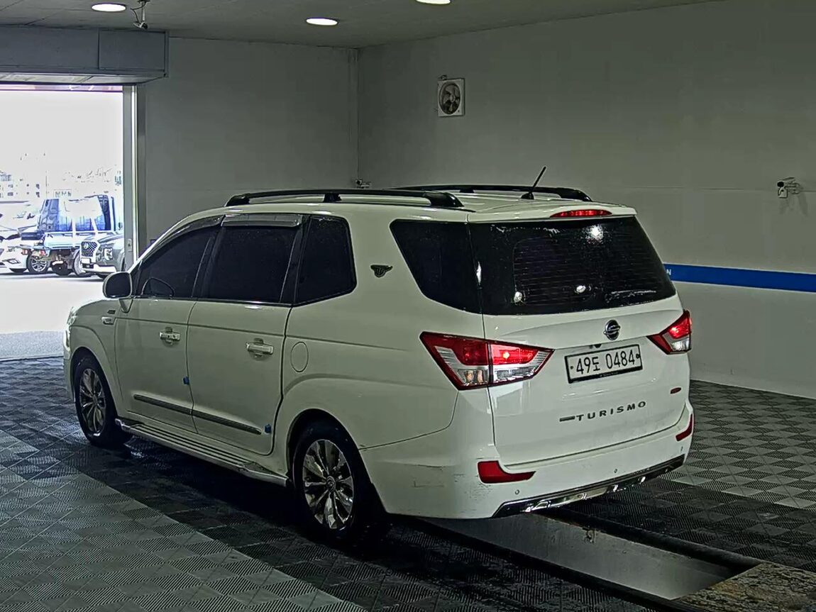 KG MOBILITY (SSANGYONG) KORANDO TOURISMO 2.2 4WD 9-SEATER TX PLUS 2017 - zdjęcie 6