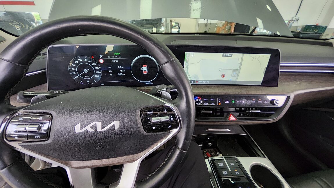 KIA K8 3.5 LPi GENERAL NOBLESSE 2022 - zdjęcie 18