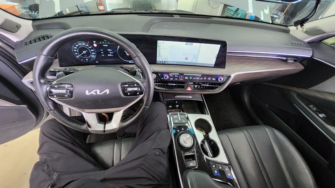 KIA K8 3.5 LPi GENERAL NOBLESSE 2022 - zdjęcie 11