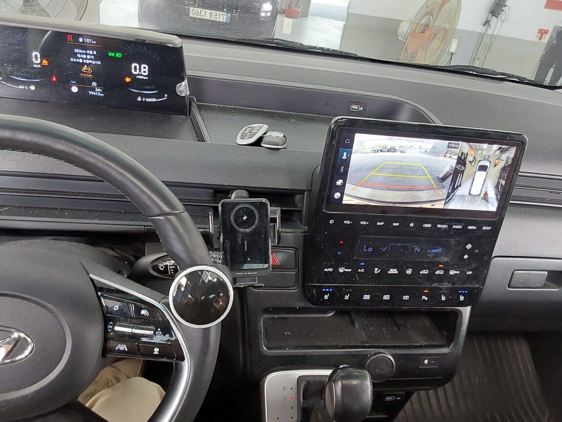 HYUNDAI STARIA 2.2 DIESEL TOURER 11-SEATER 4WD MODERN 2023 - zdjęcie 17