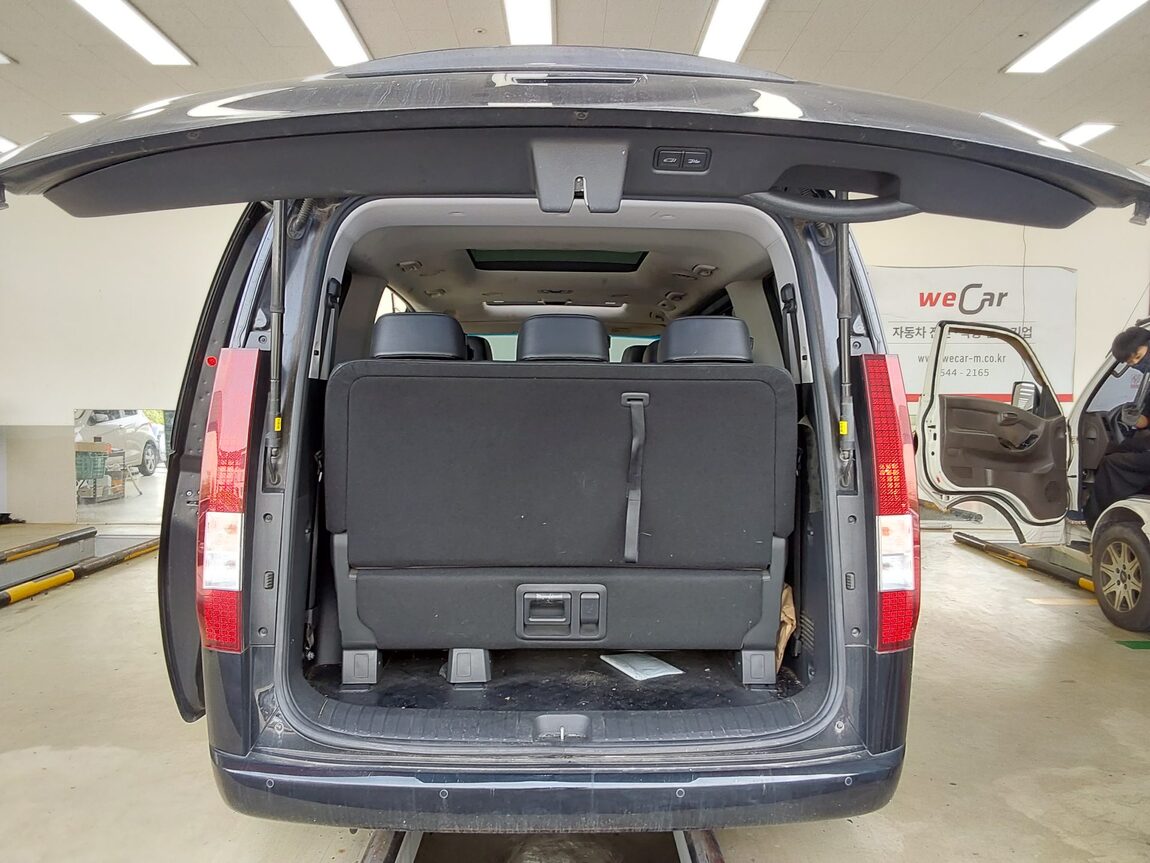 HYUNDAI STARIA 2.2 DIESEL TOURER 11-SEATER 4WD MODERN 2023 - zdjęcie 15