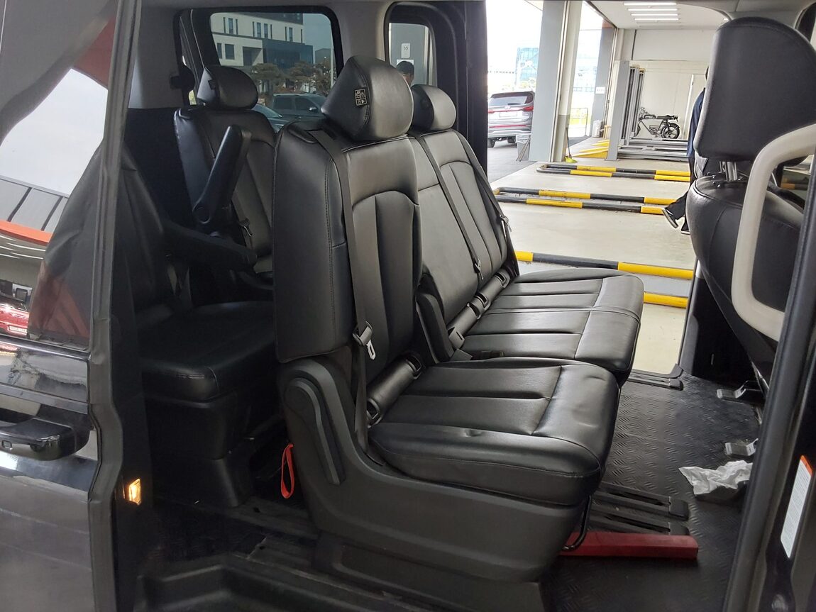 HYUNDAI STARIA 2.2 DIESEL TOURER 11-SEATER 4WD MODERN 2023 - zdjęcie 13