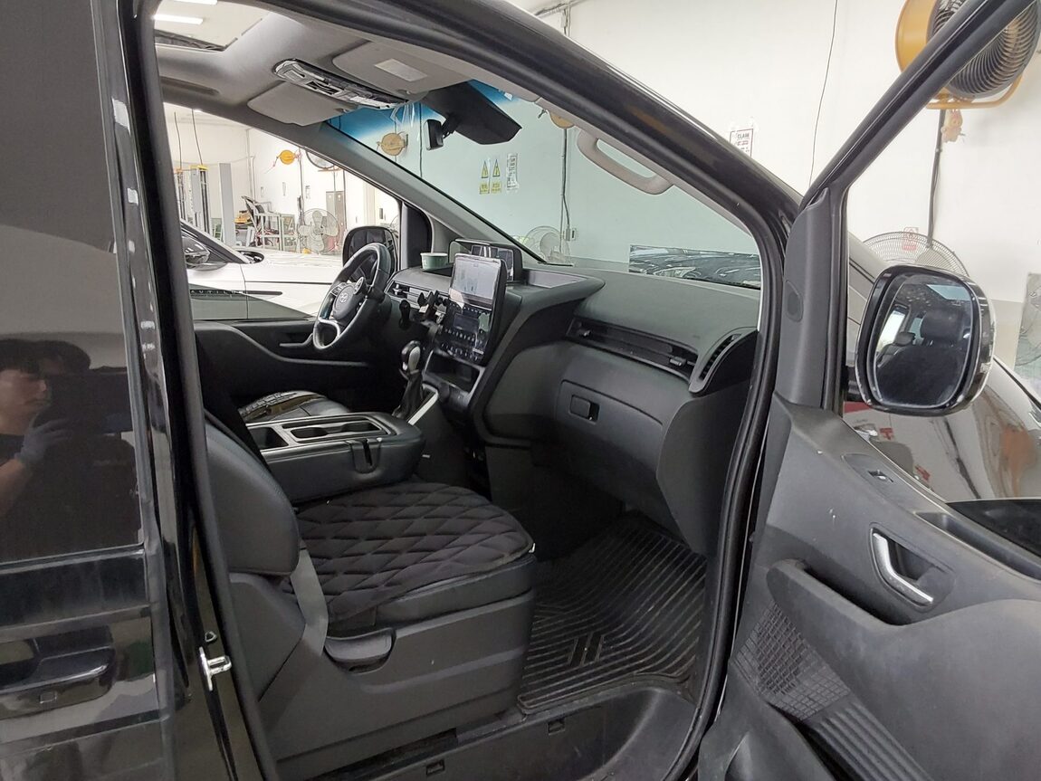 HYUNDAI STARIA 2.2 DIESEL TOURER 11-SEATER 4WD MODERN 2023 - zdjęcie 14