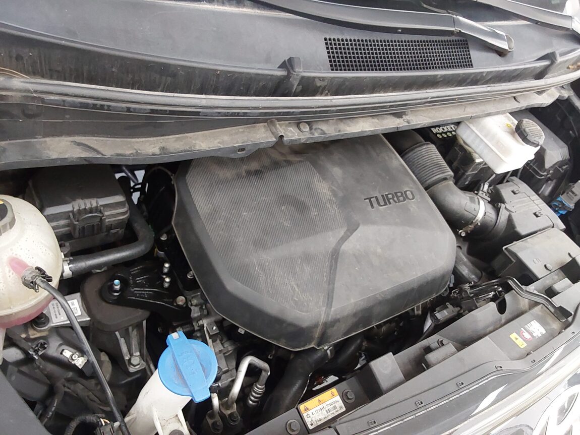HYUNDAI STARIA 2.2 DIESEL TOURER 11-SEATER 4WD MODERN 2023 - zdjęcie 19