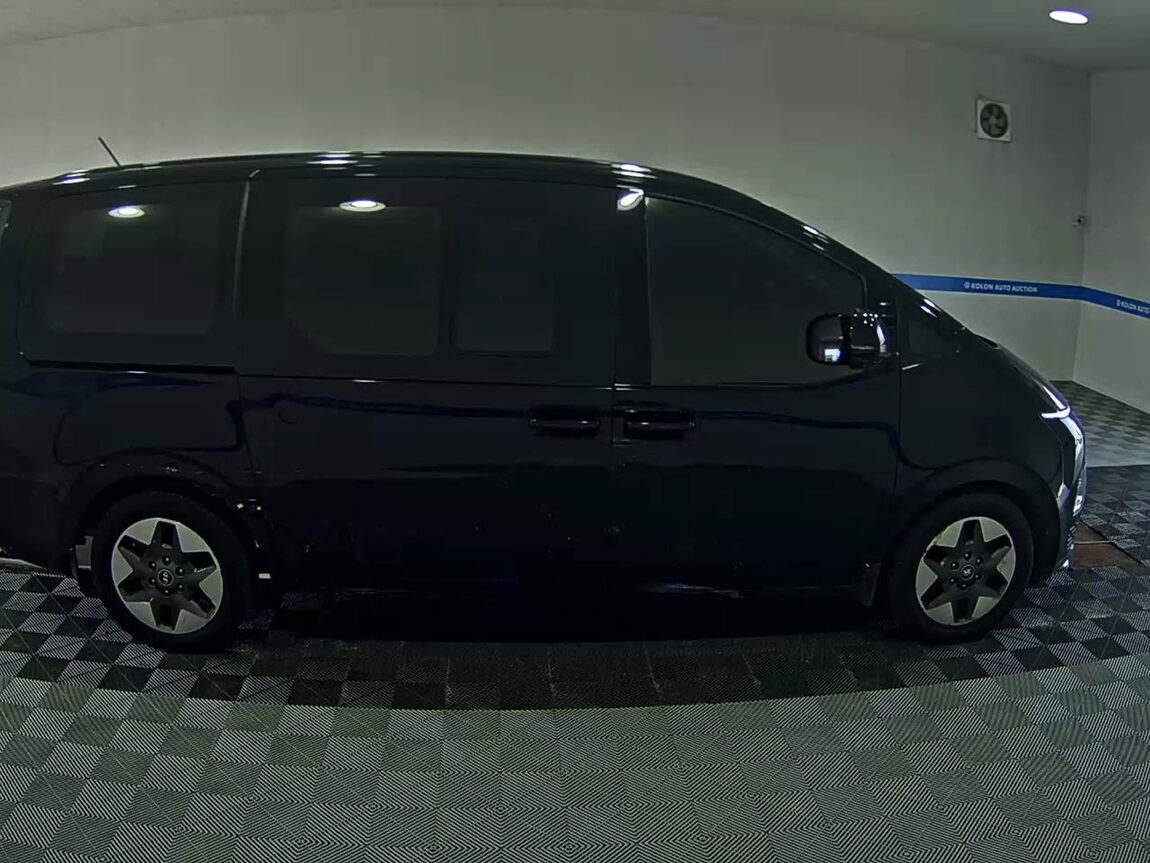 HYUNDAI STARIA 2.2 DIESEL TOURER 11-SEATER 4WD MODERN 2023 - zdjęcie 4