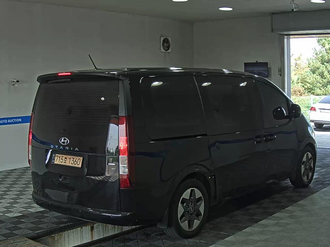 HYUNDAI STARIA 2.2 DIESEL TOURER 11-SEATER 4WD MODERN 2023 - zdjęcie 5