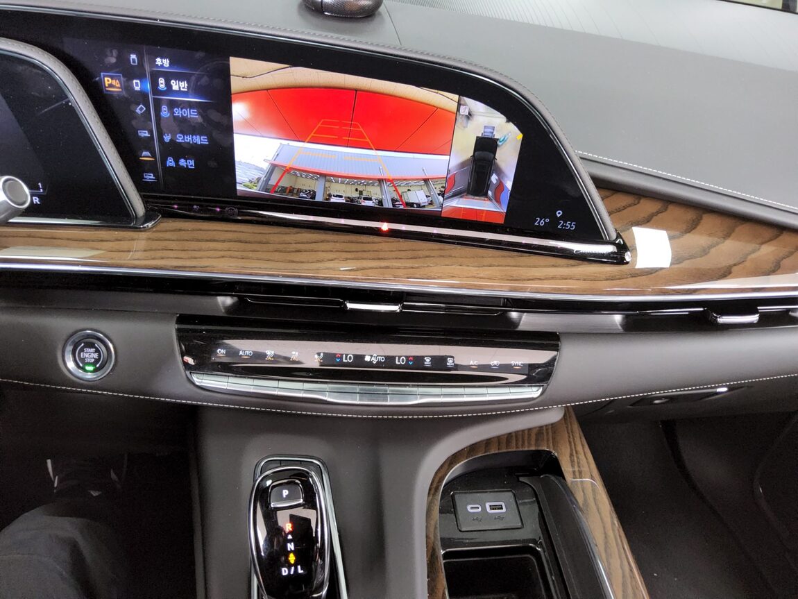 CADILLAC ESCALADE (5TH GEN) 6.2 V8 PREMIUM LUXURY PLATINUM 2023 - zdjęcie 18