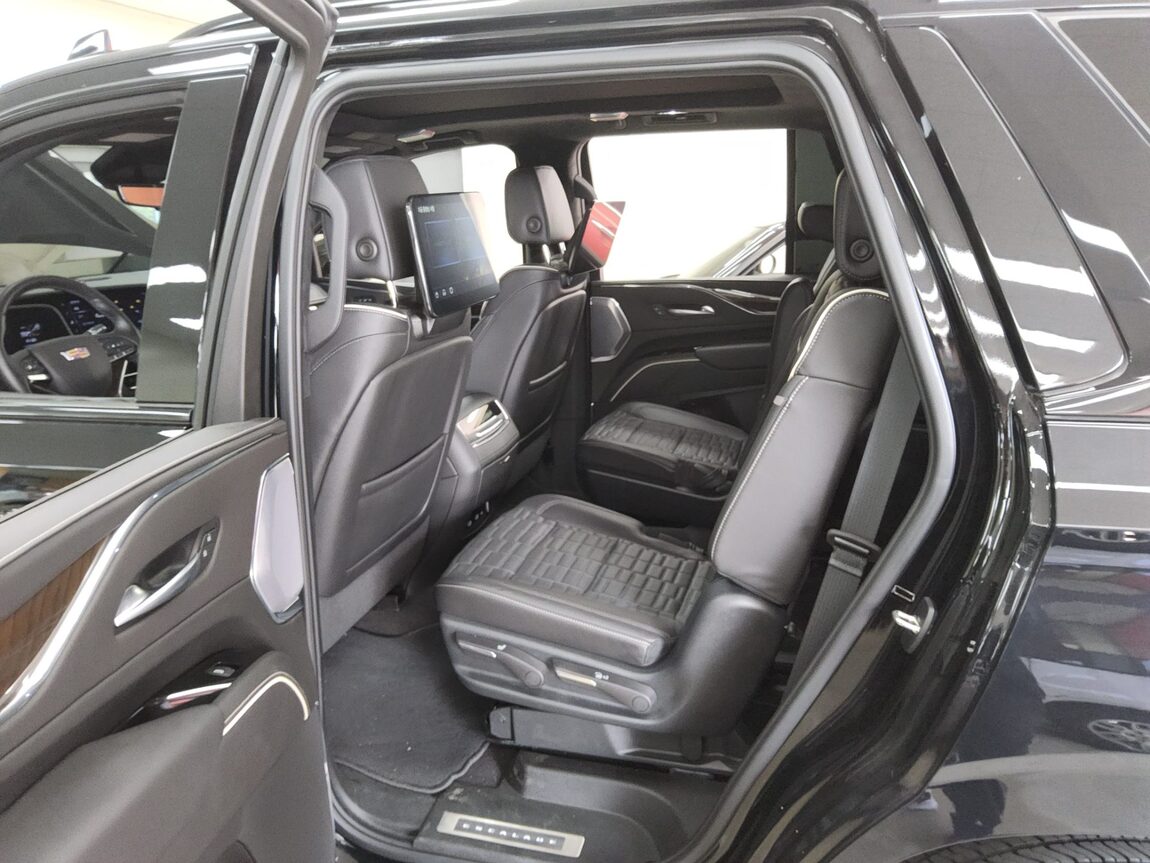 CADILLAC ESCALADE (5TH GEN) 6.2 V8 PREMIUM LUXURY PLATINUM 2023 - zdjęcie 12