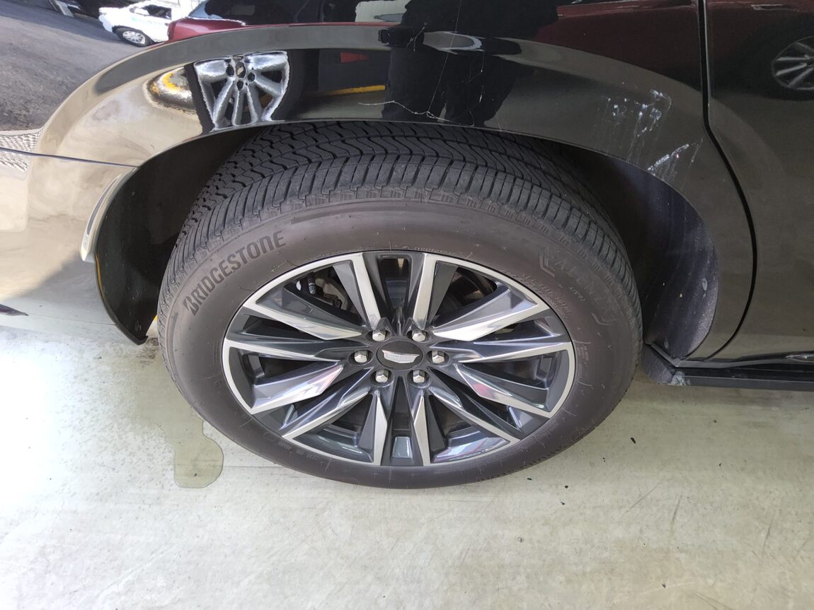CADILLAC ESCALADE (5TH GEN) 6.2 V8 PREMIUM LUXURY PLATINUM 2023 - zdjęcie 30