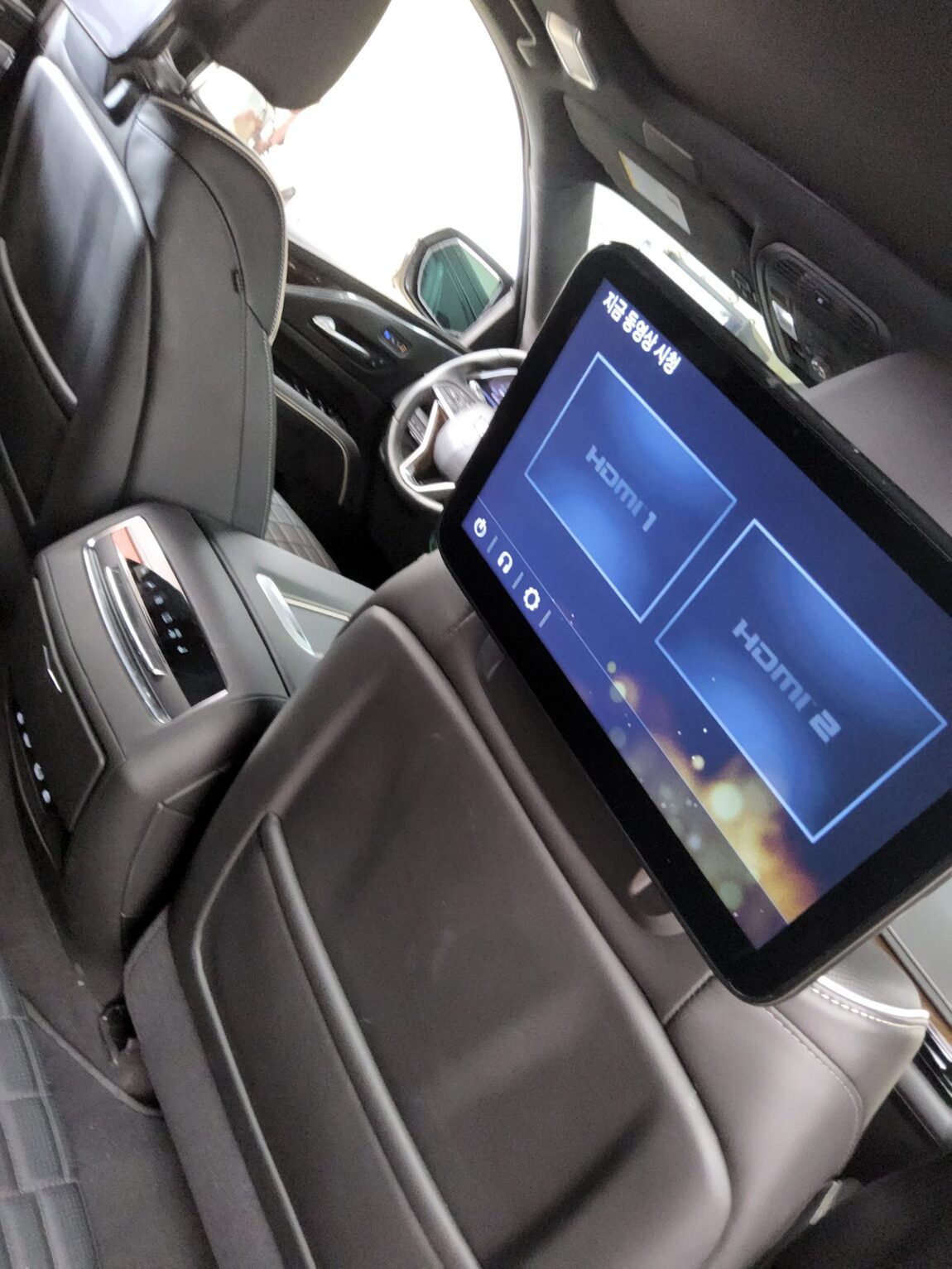 CADILLAC ESCALADE (5TH GEN) 6.2 V8 PREMIUM LUXURY PLATINUM 2023 - zdjęcie 25