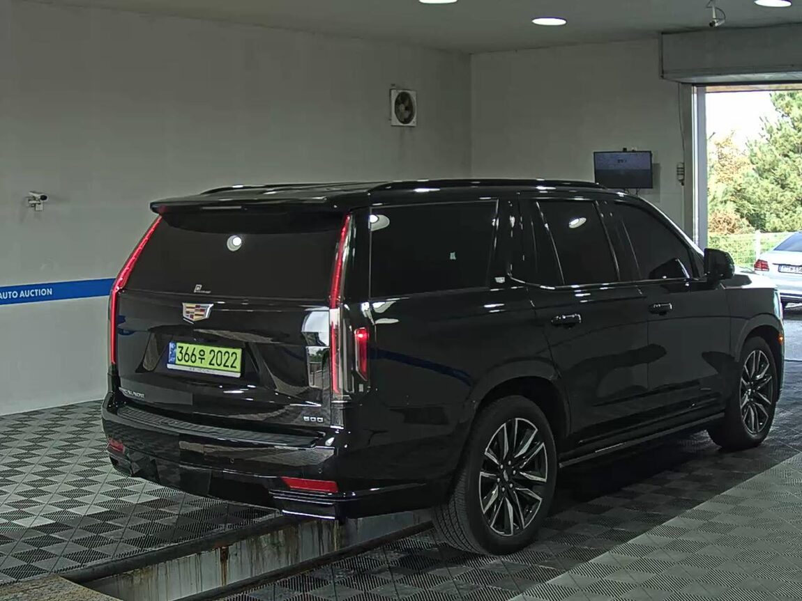 CADILLAC ESCALADE (5TH GEN) 6.2 V8 PREMIUM LUXURY PLATINUM 2023 - zdjęcie 5