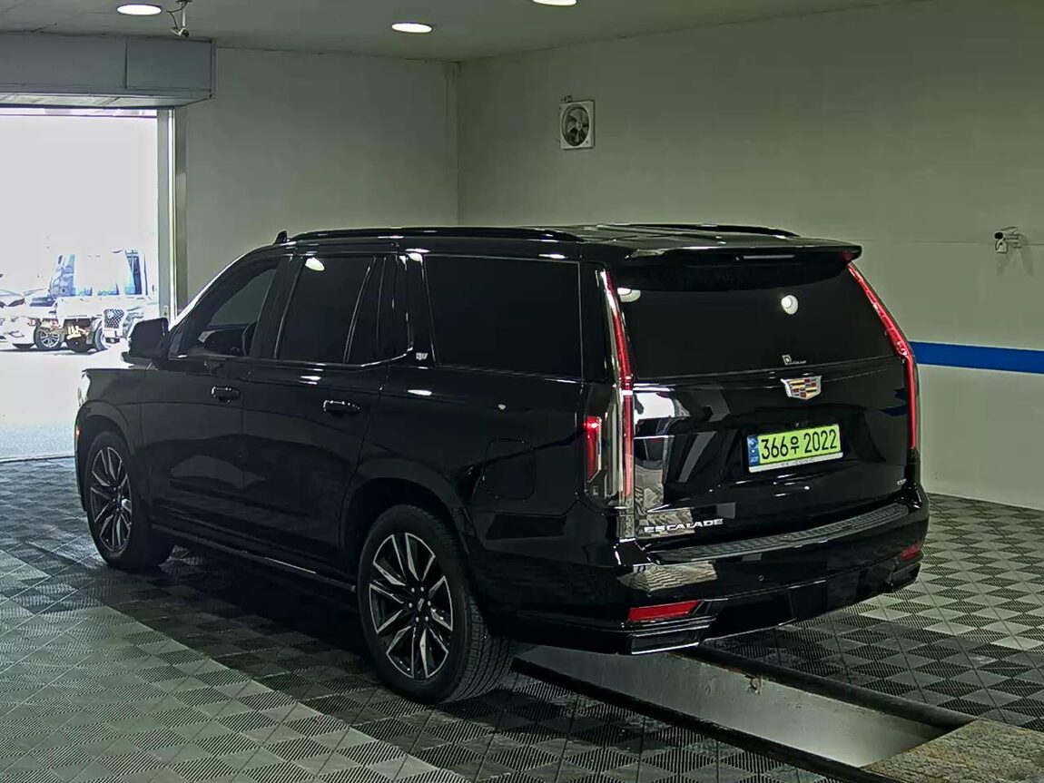 CADILLAC ESCALADE (5TH GEN) 6.2 V8 PREMIUM LUXURY PLATINUM 2023 - zdjęcie 6
