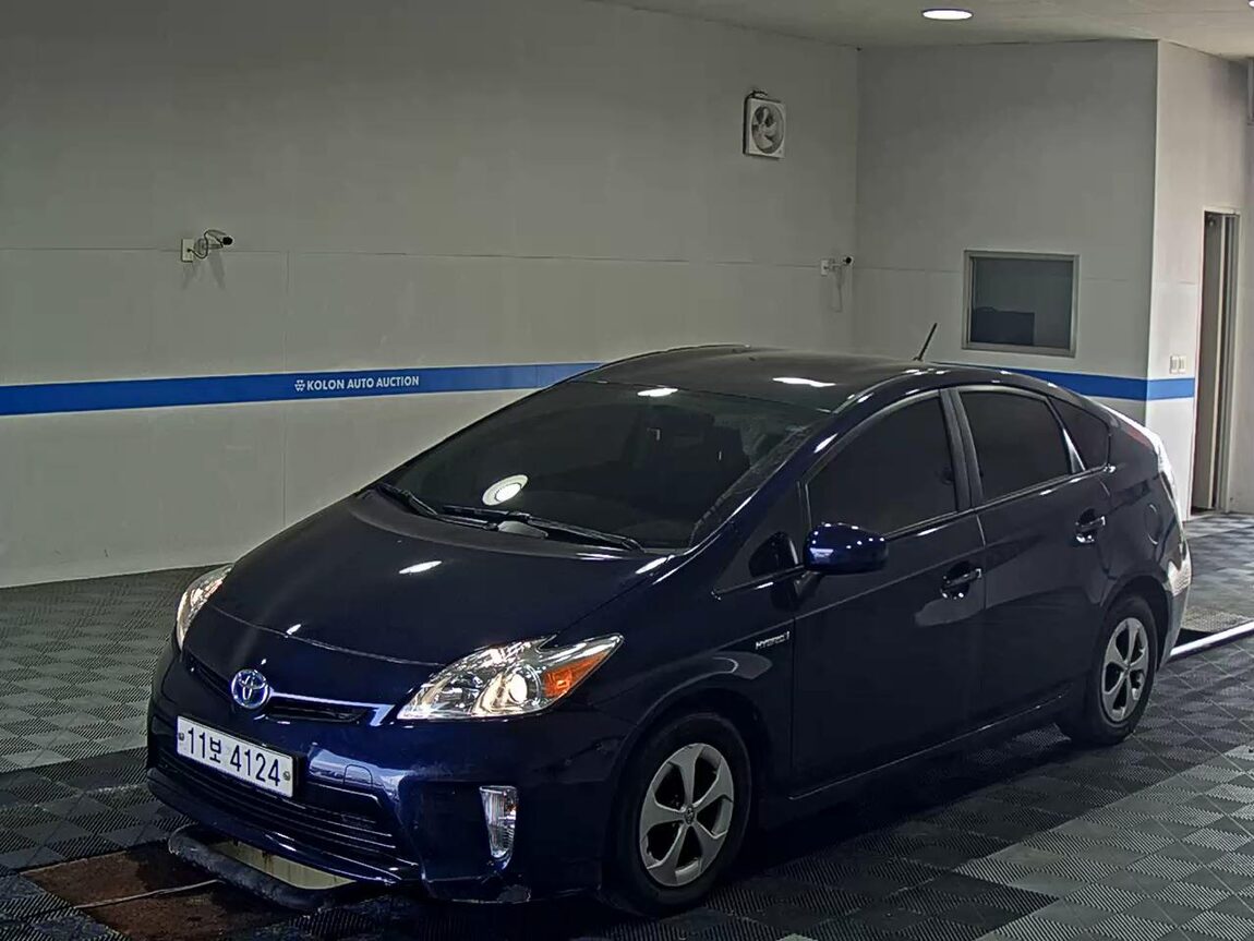 TOYOTA PRIUS (3RD GEN) 1.8 2015 - zdjęcie 2