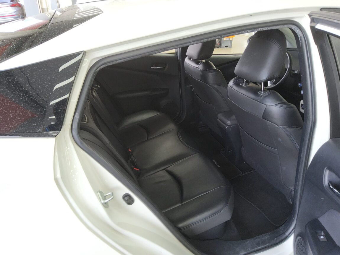 TOYOTA PRIUS (4TH GEN) 1.8 2017 - zdjęcie 22