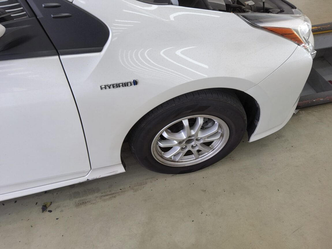 TOYOTA PRIUS (4TH GEN) 1.8 2017 - zdjęcie 21