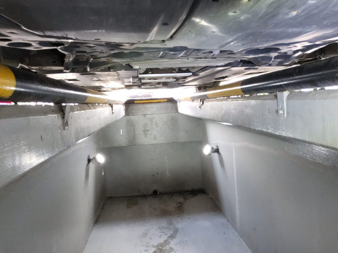 TOYOTA PRIUS (4TH GEN) 1.8 2017 - zdjęcie 18